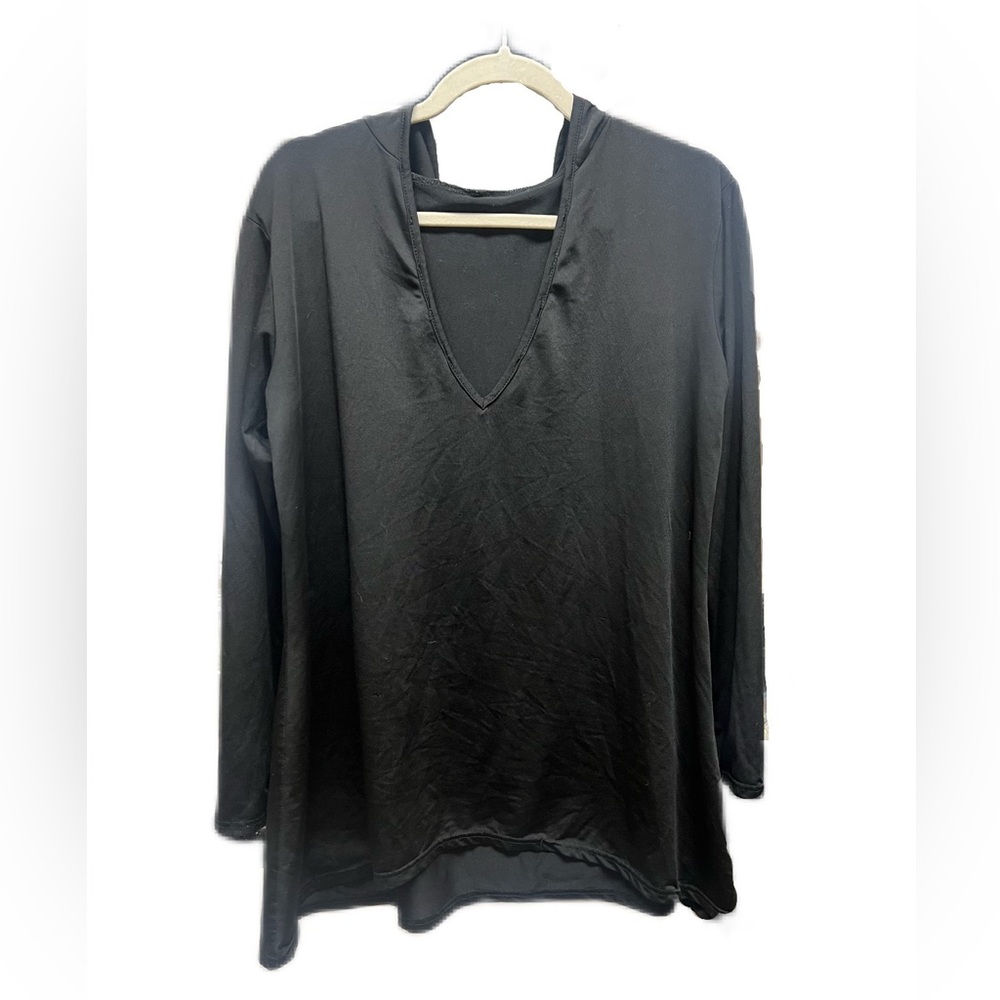 Long sleep, light weight shirt/ sweatshirt
